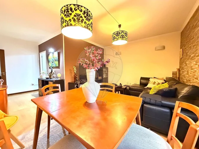 Apartamento T4 para Venda em Vilar de Andorinho Foto 18