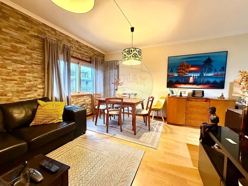 Apartamento T4 para Venda em Vilar de Andorinho Foto 19