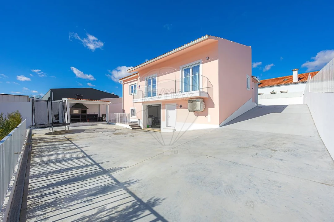 Moradia T3 para Venda em Roliça Foto 7