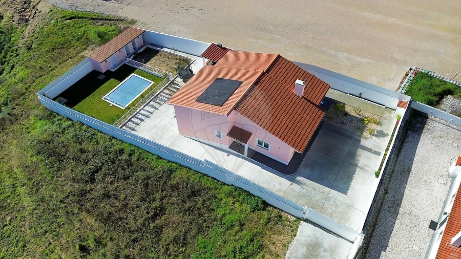 Moradia T3 para Venda em Roliça Foto 4