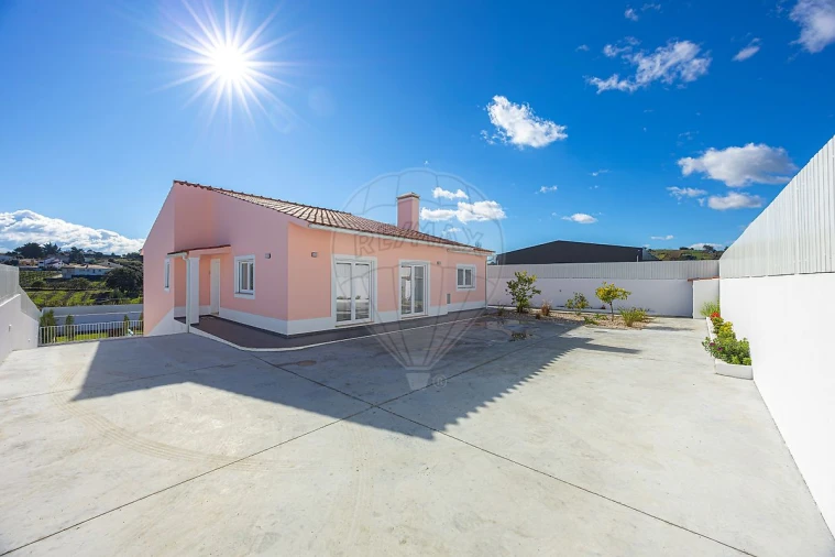 Moradia T3 para Venda em Roliça Foto 8