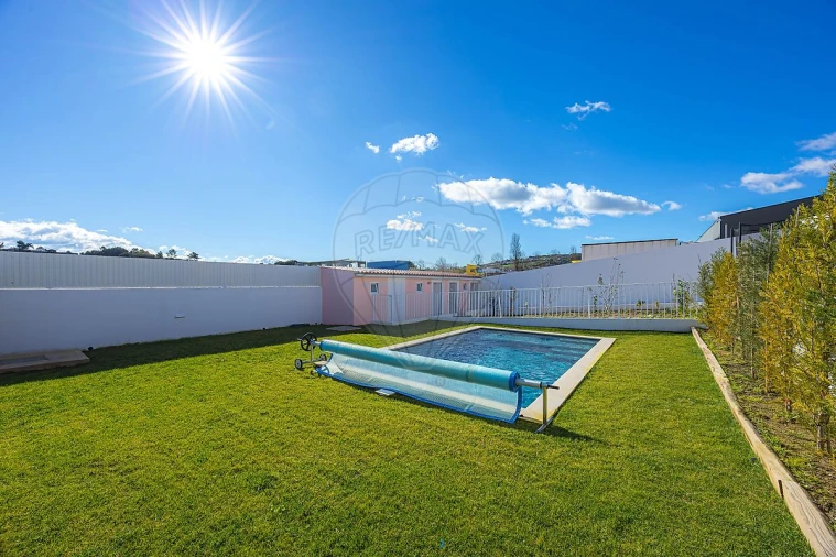 Moradia T3 para Venda em Roliça Foto 5