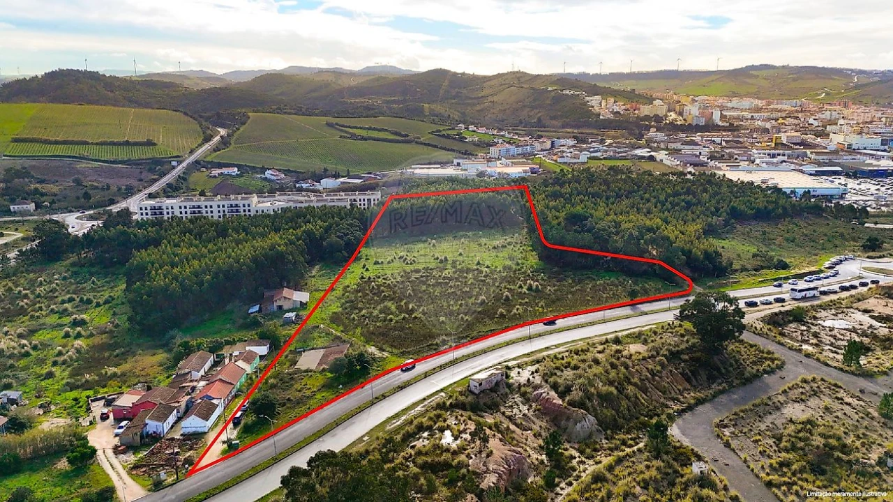 Terreno para Venda em Santa Maria, São Pedro e Matacães Foto 1