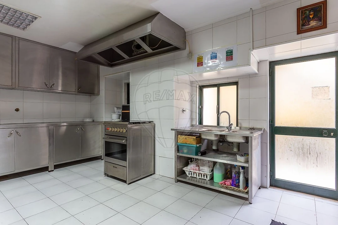 Prédio para Venda em Campo de Ourique Foto 16