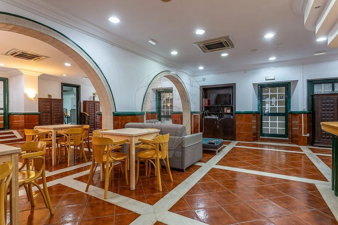 Prédio para Venda em Campo de Ourique Foto 10