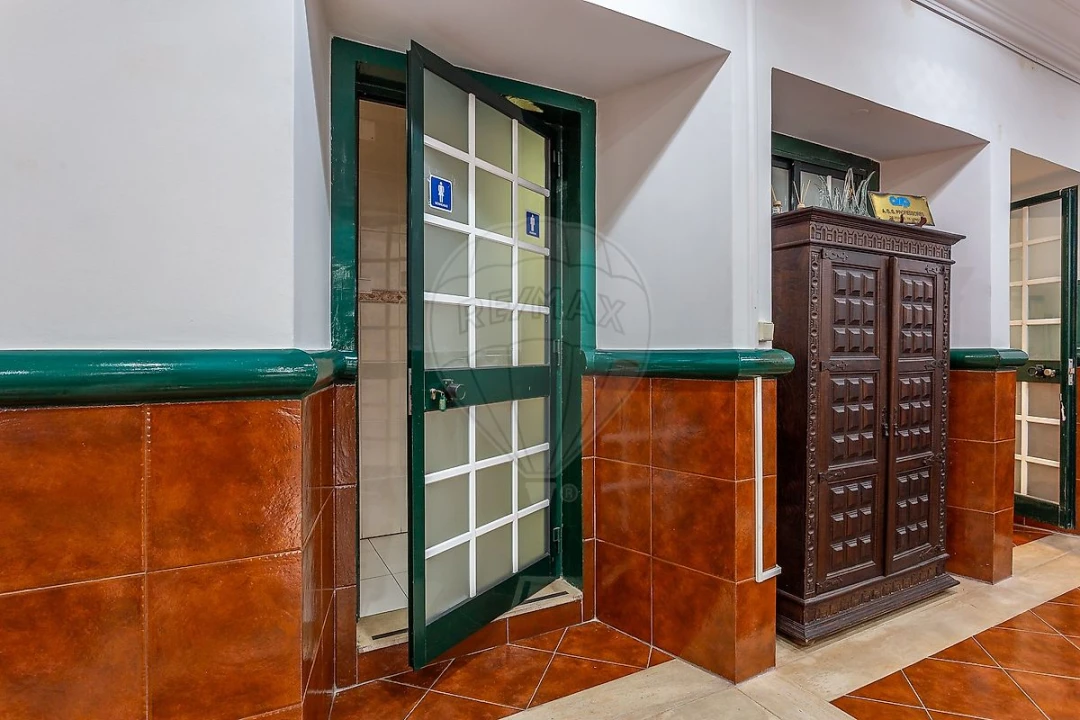 Prédio para Venda em Campo de Ourique Foto 13