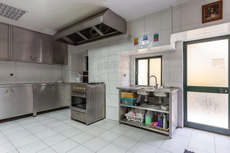 Prédio para Venda em Campo de Ourique Foto 16