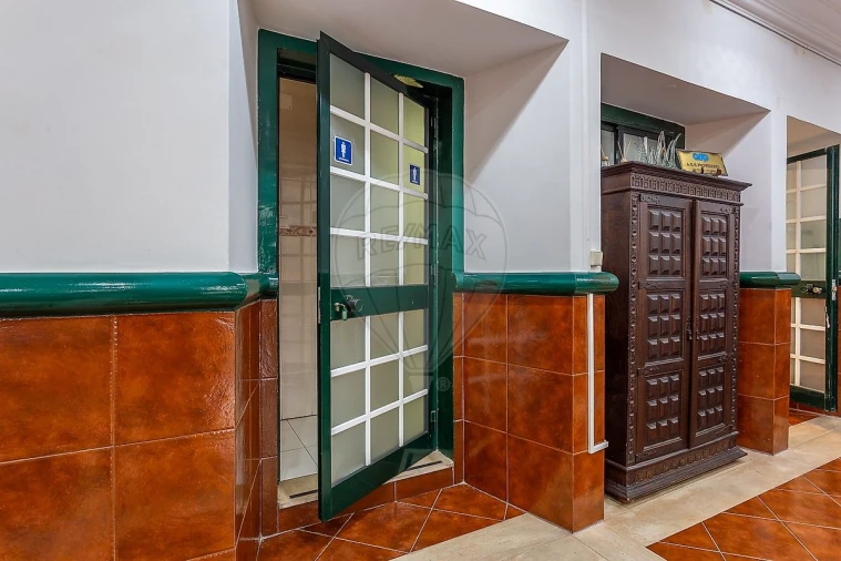 Prédio para Venda em Campo de Ourique Foto 13