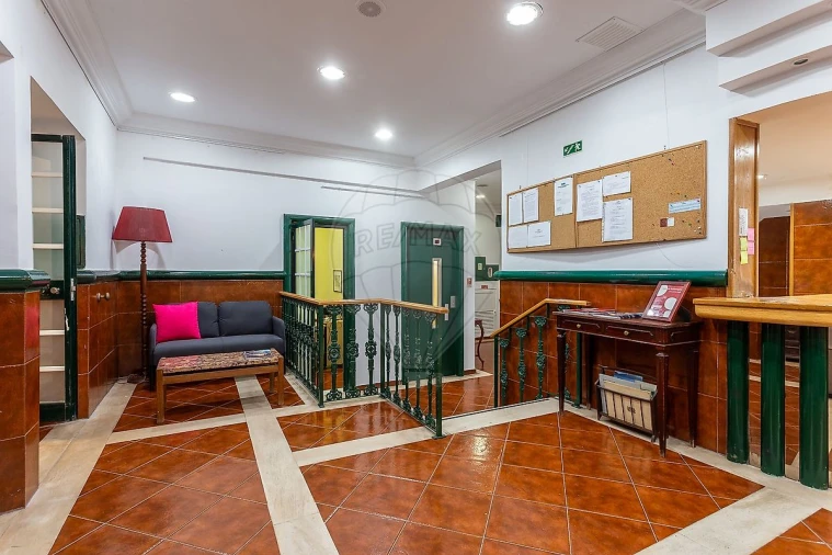 Prédio para Venda em Campo de Ourique Foto 7