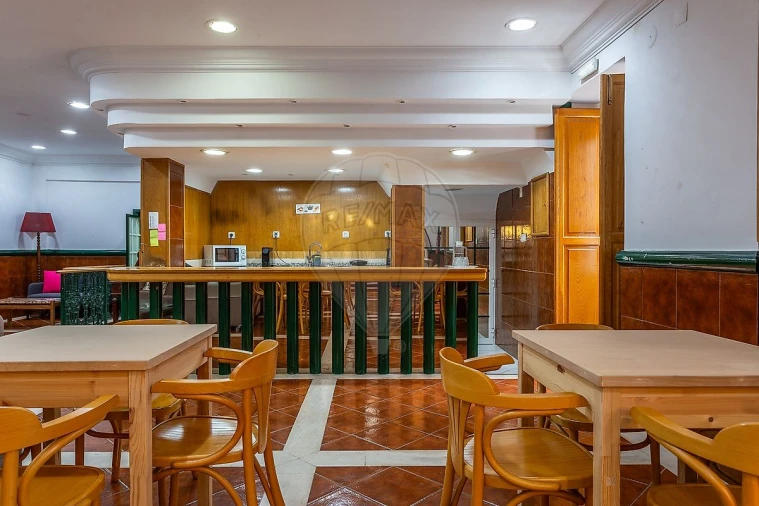 Prédio para Venda em Campo de Ourique Foto 9