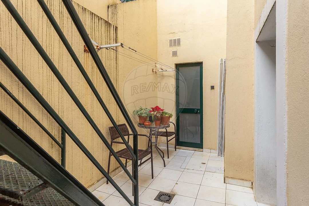 Prédio para Venda em Campo de Ourique Foto 15