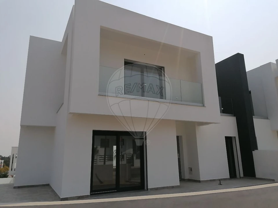 Moradia T5 para Venda em Corroios Foto 11