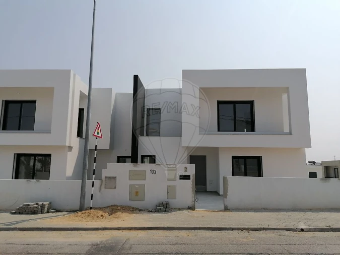 Moradia T5 para Venda em Corroios Foto 14