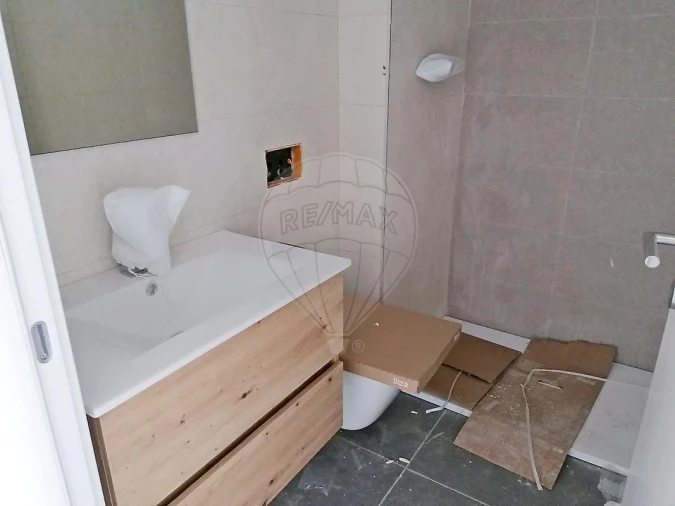 Moradia T5 para Venda em Corroios Foto 5