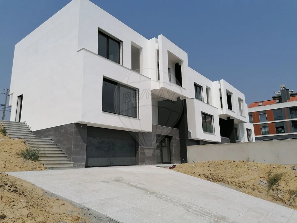 Moradia T5 para Venda em Corroios Foto 17