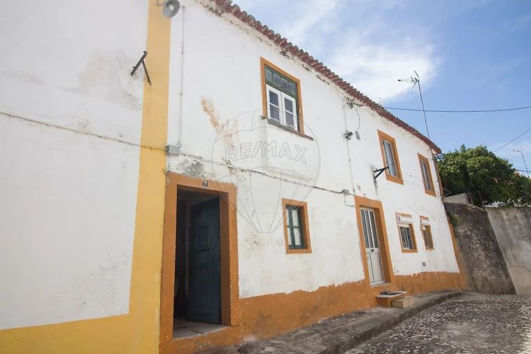 Moradia T2 para Venda em Alenquer (Santo Estêvão e Triana) Foto 1