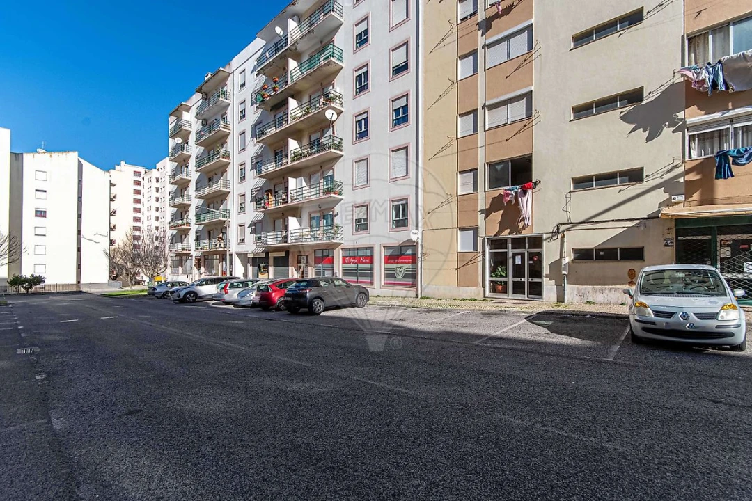 Apartamento T3 para Venda em Carregado e Cadafais Foto 5