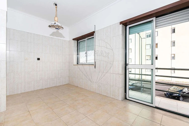 Apartamento T3 para Venda em Carregado e Cadafais Foto 14