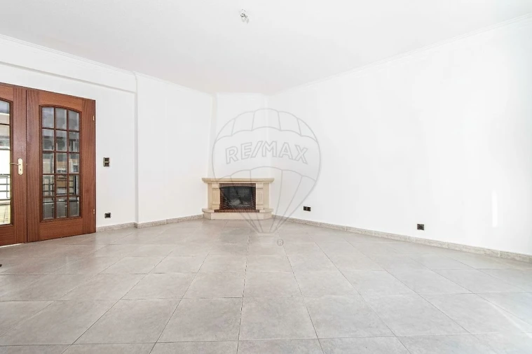 Apartamento T3 para Venda em Carregado e Cadafais Foto 25