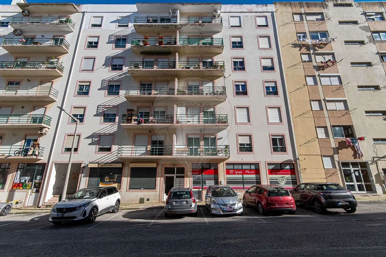 Apartamento T3 para Venda em Carregado e Cadafais Foto 1