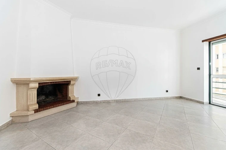 Apartamento T3 para Venda em Carregado e Cadafais Foto 17