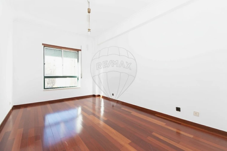 Apartamento T3 para Venda em Carregado e Cadafais Foto 24