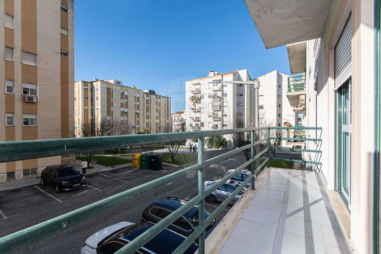 Apartamento T3 para Venda em Carregado e Cadafais Foto 10