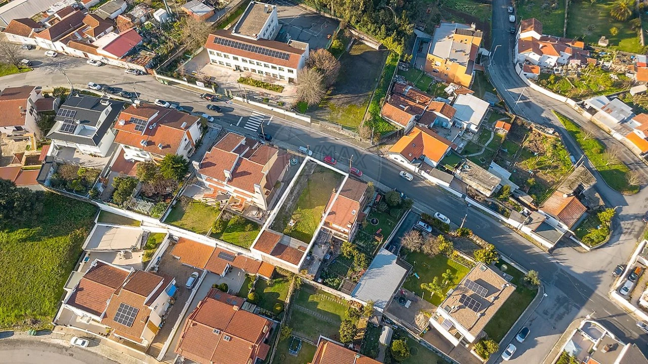 Terreno para Venda em Vilar de Andorinho Foto 5