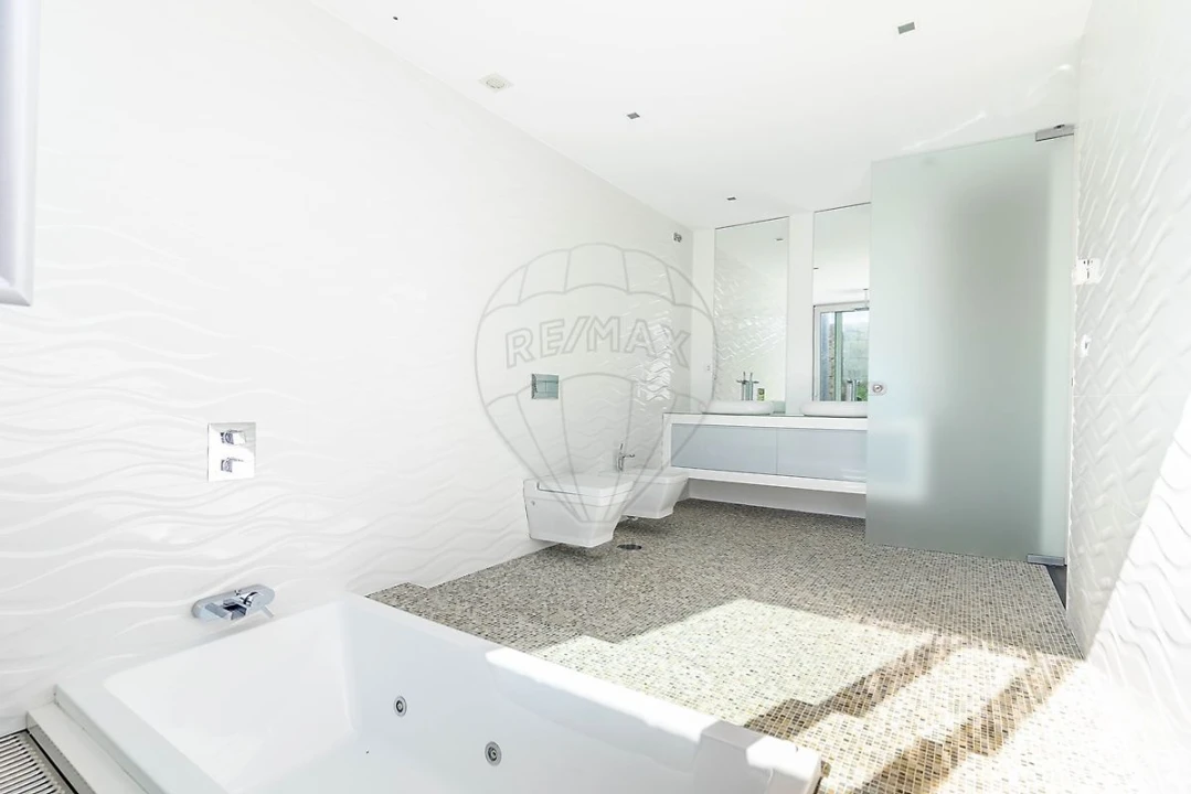 Moradia T6 para Venda em Gulpilhares e Valadares Foto 21