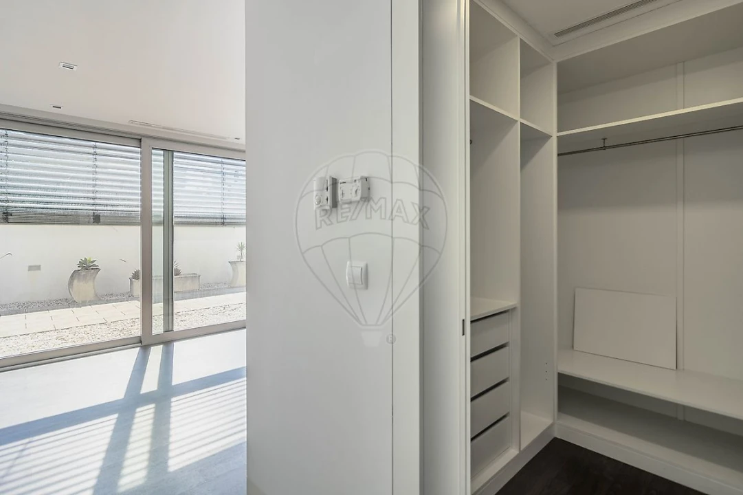 Moradia T6 para Venda em Gulpilhares e Valadares Foto 14