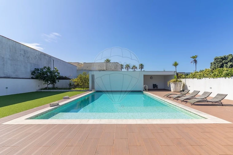 Moradia T6 para Venda em Gulpilhares e Valadares Foto 37