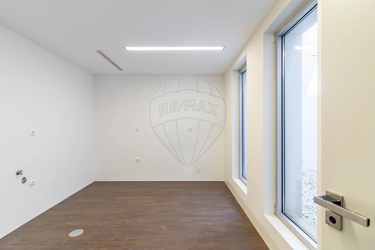 Moradia T6 para Venda em Gulpilhares e Valadares Foto 32