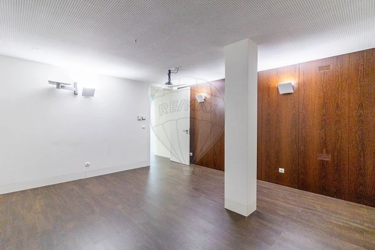 Moradia T6 para Venda em Gulpilhares e Valadares Foto 29