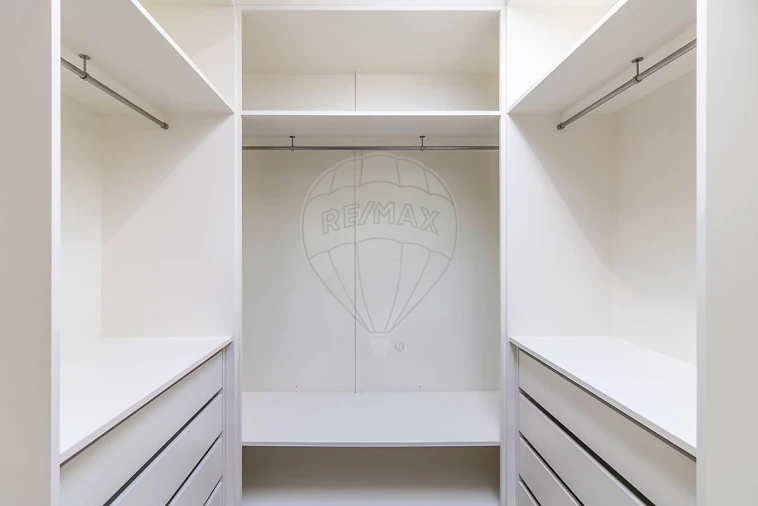 Moradia T6 para Venda em Gulpilhares e Valadares Foto 16