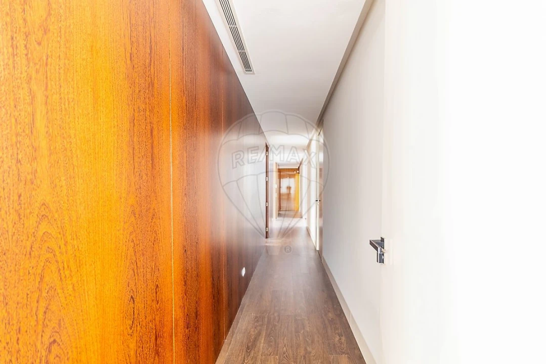 Moradia T6 para Venda em Gulpilhares e Valadares Foto 19