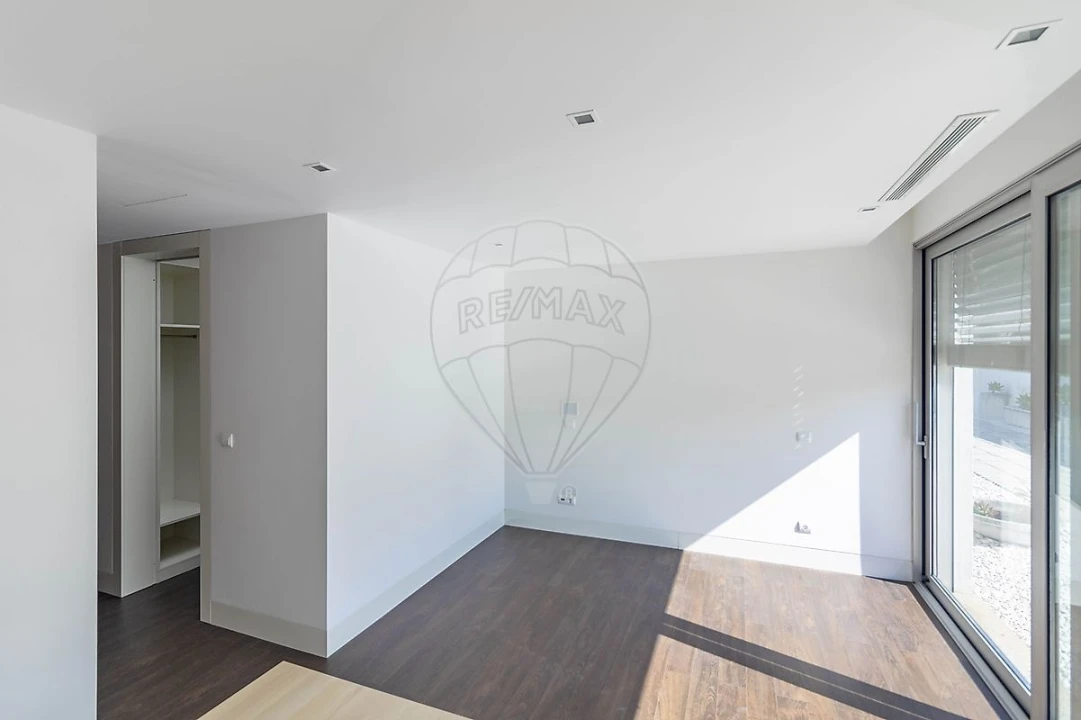 Moradia T6 para Venda em Gulpilhares e Valadares Foto 17