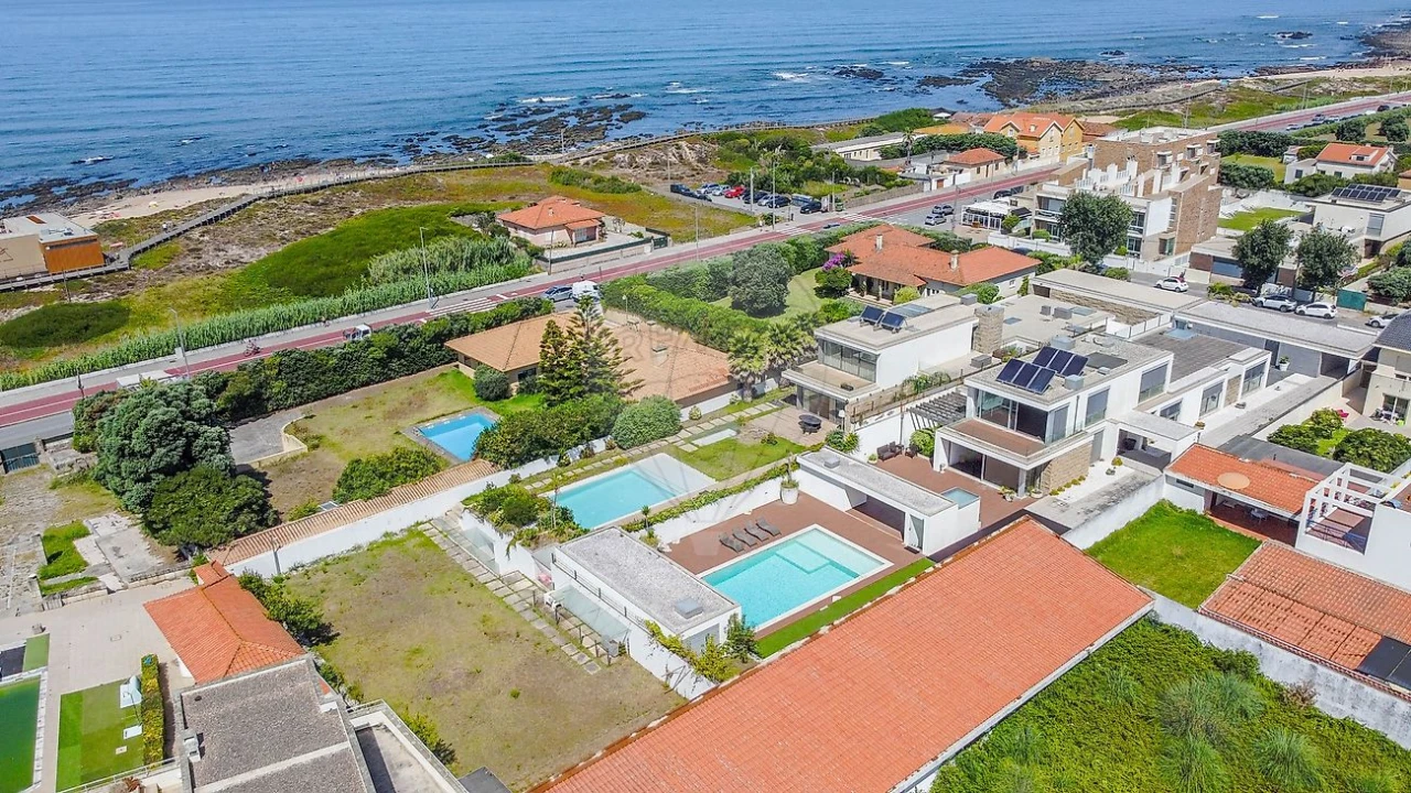 Moradia T6 para Venda em Gulpilhares e Valadares Foto 3