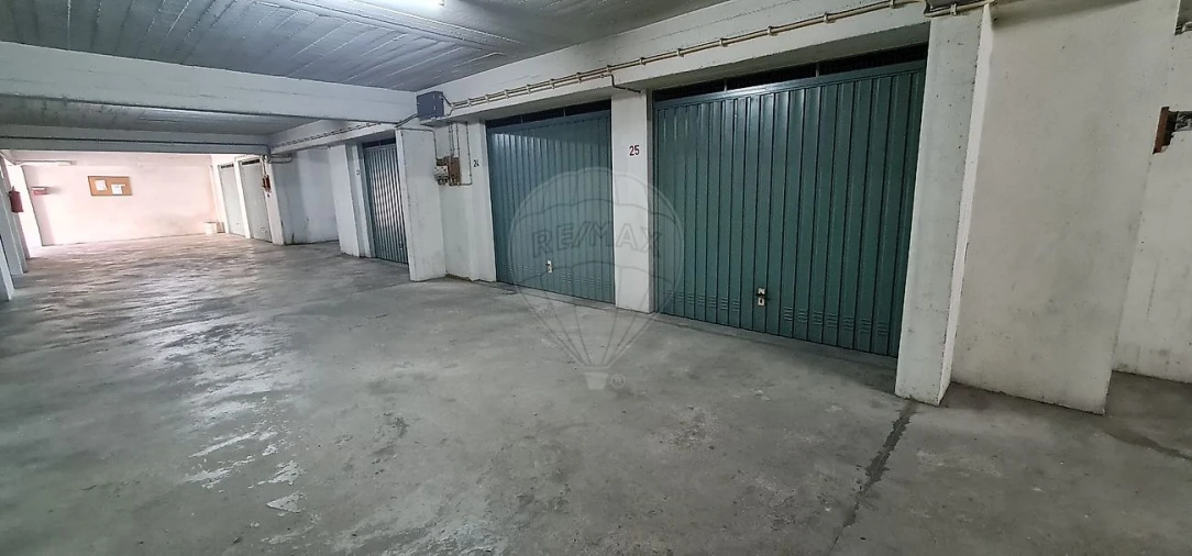 Garagem para Arrendamento em Póvoa de Santa Iria e Forte da Casa Foto 6