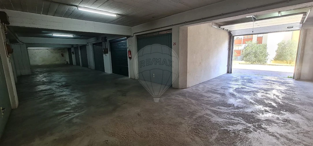 Garagem para Arrendamento em Póvoa de Santa Iria e Forte da Casa Foto 9