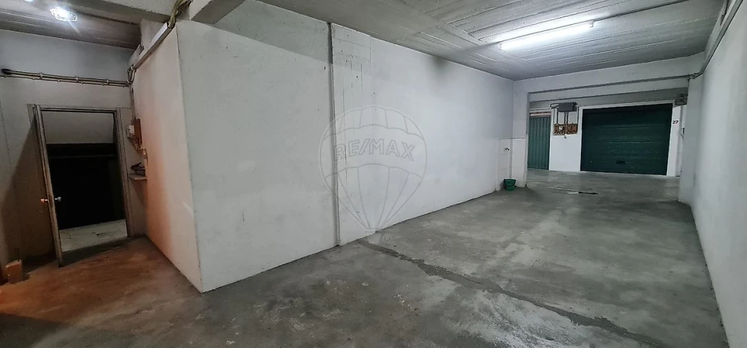 Garagem para Arrendamento em Póvoa de Santa Iria e Forte da Casa Foto 5