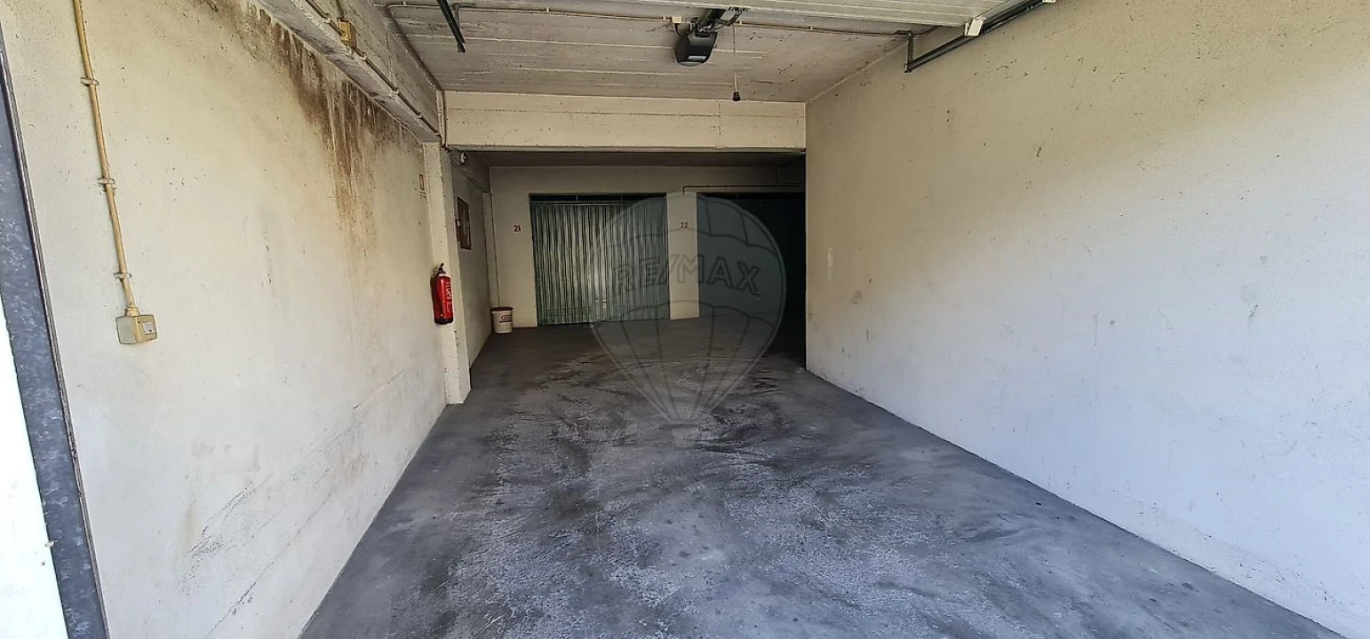 Garagem para Arrendamento em Póvoa de Santa Iria e Forte da Casa Foto 2