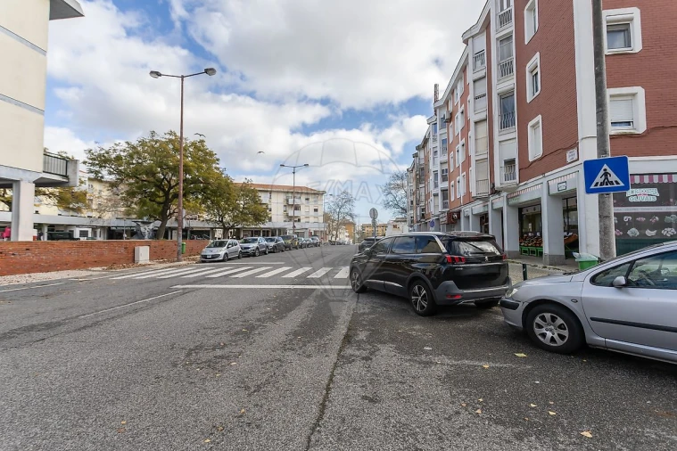 Loja para Venda em Olivais Foto 2