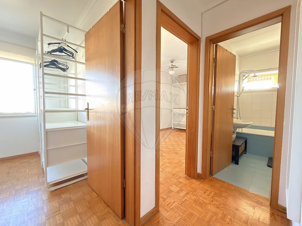 Apartamento T3 para Venda em Caparica e Trafaria Foto 9