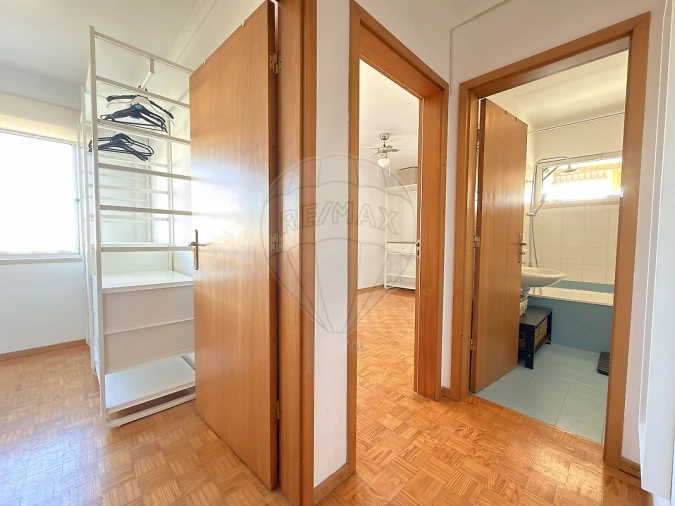 Apartamento T3 para Venda em Caparica e Trafaria Foto 9