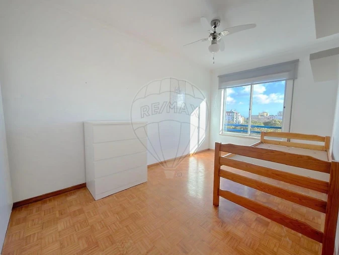 Apartamento T3 para Venda em Caparica e Trafaria Foto 2