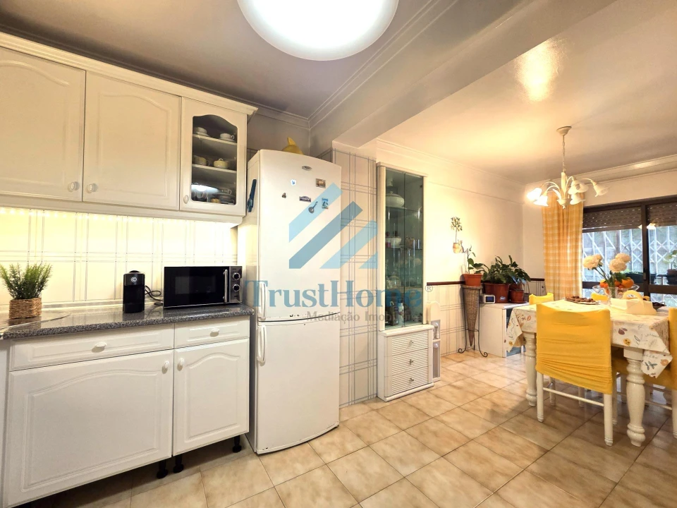 Apartamento T2 para Venda em Queluz e Belas Foto 2