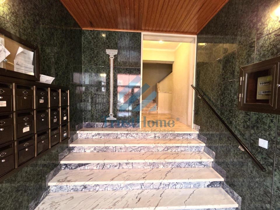 Apartamento T2 para Venda em Queluz e Belas Foto 27