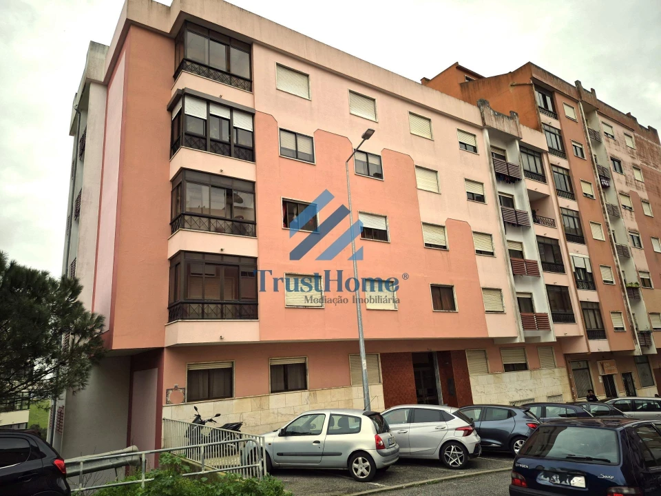 Apartamento T2 para Venda em Queluz e Belas Foto 30