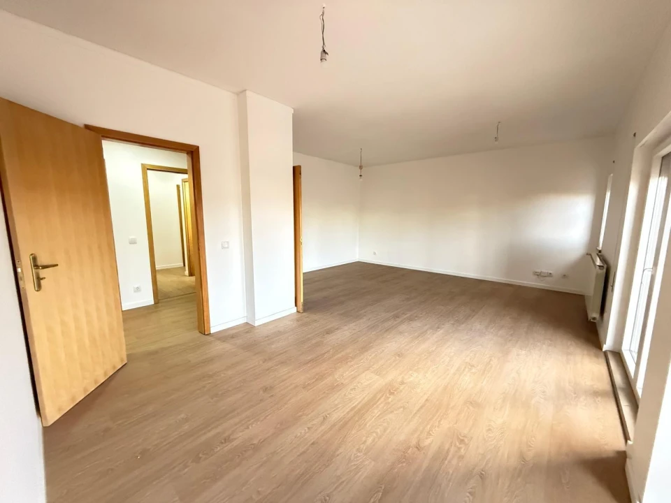 Apartamento T3 para Venda em São Domingos de Benfica Foto 3