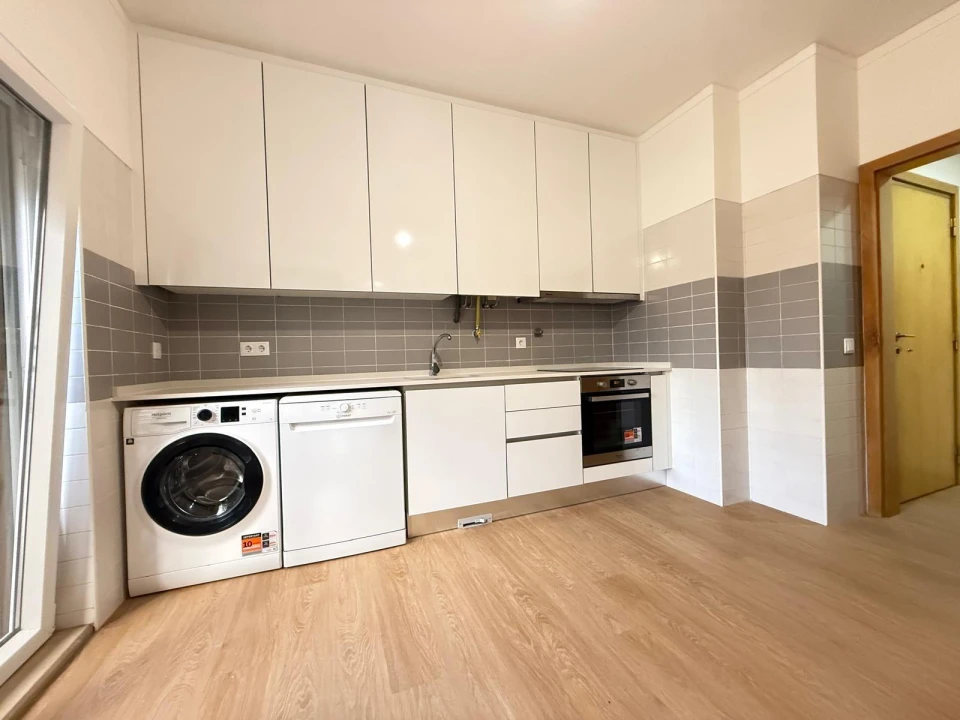 Apartamento T3 para Venda em São Domingos de Benfica Foto 4